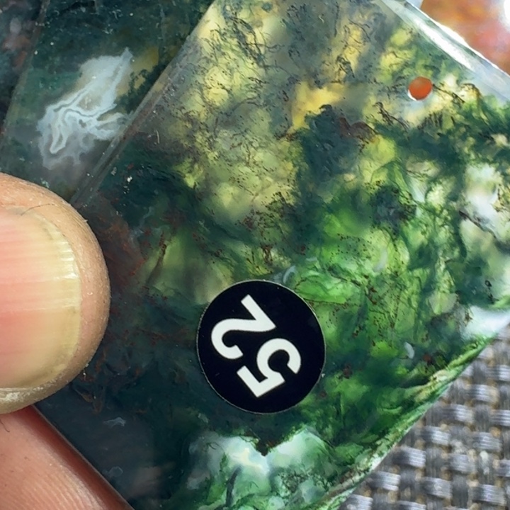 用***5玛瑙/玉髓未镶嵌颈饰