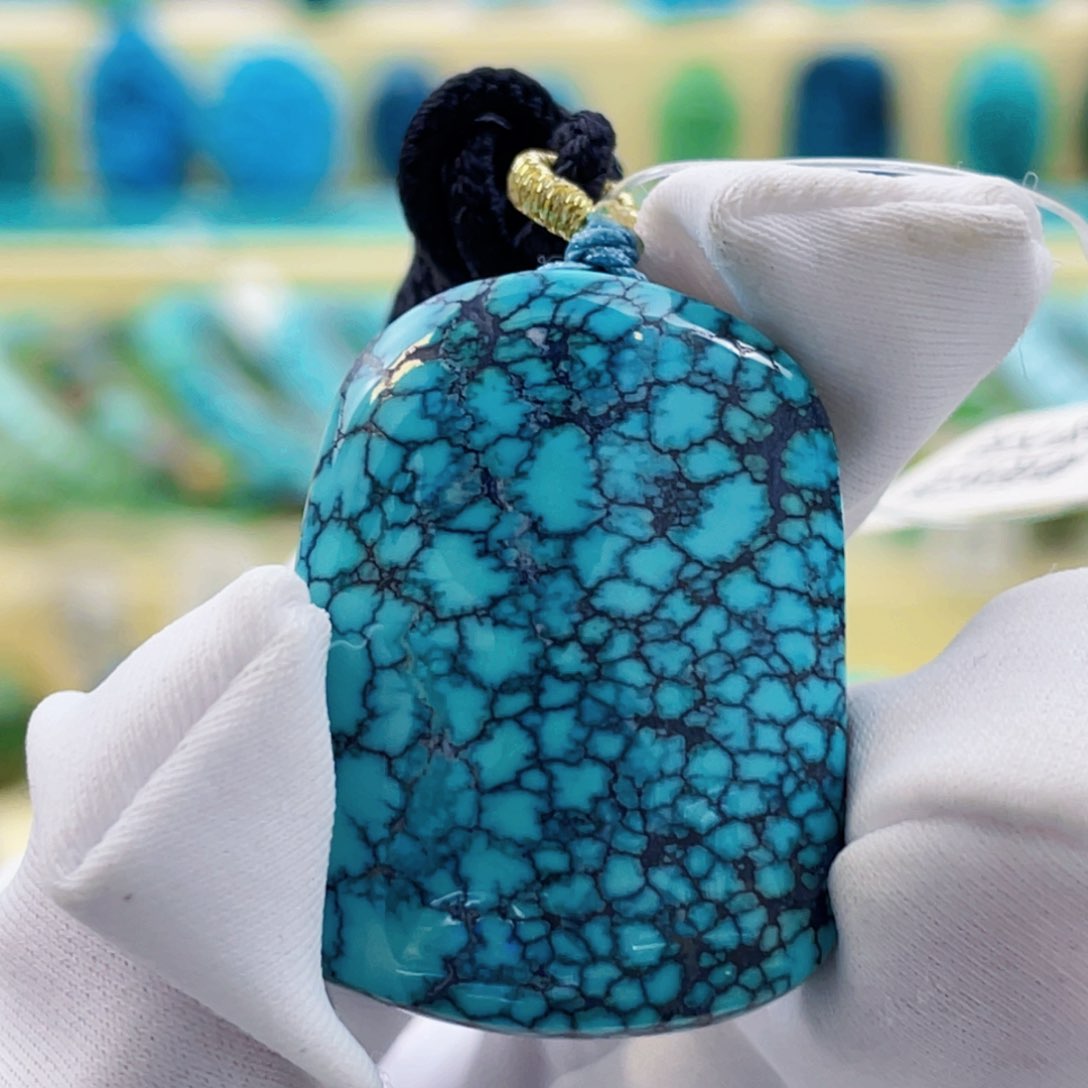 绿松石未镶嵌颈饰