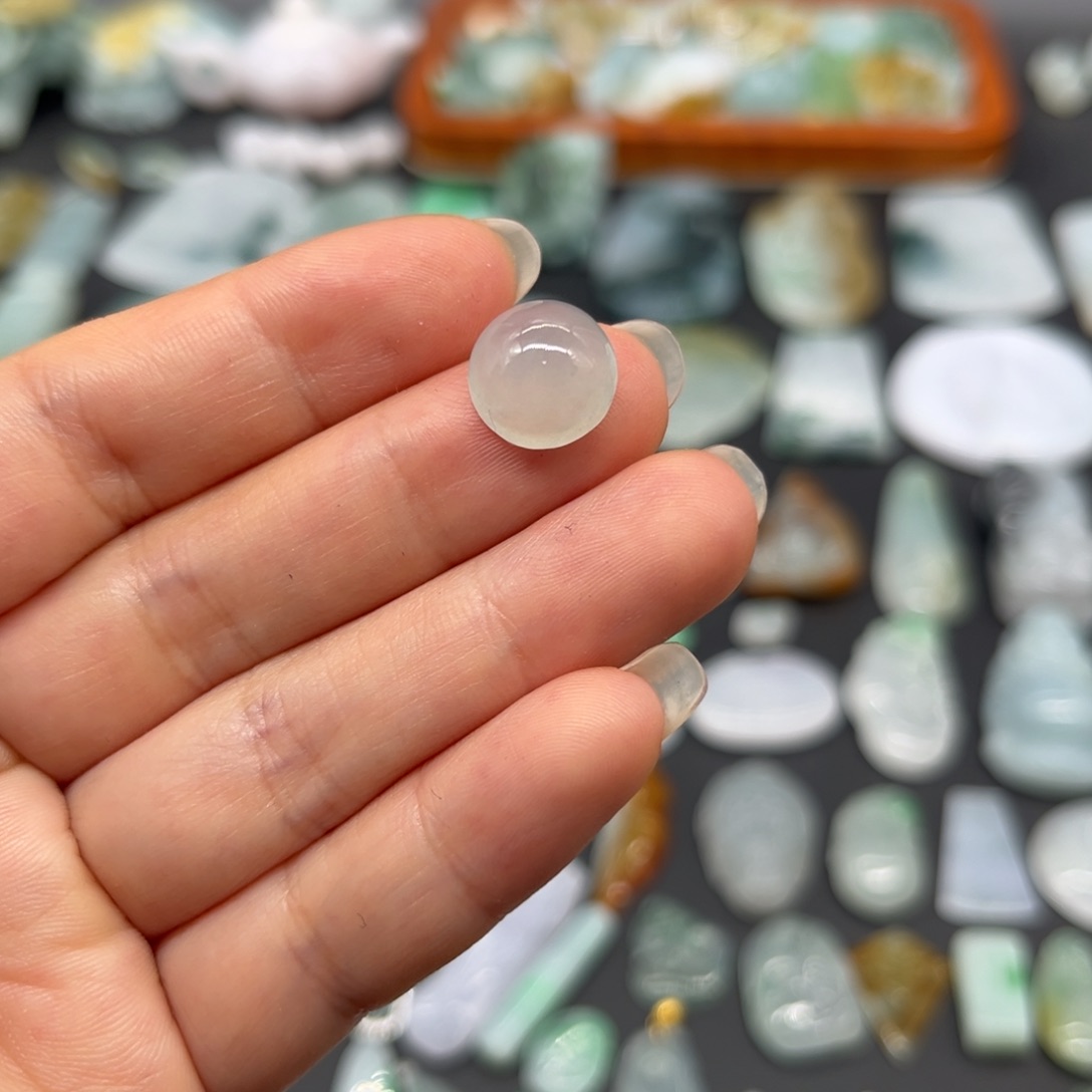 翡翠未镶嵌颈饰蛋面