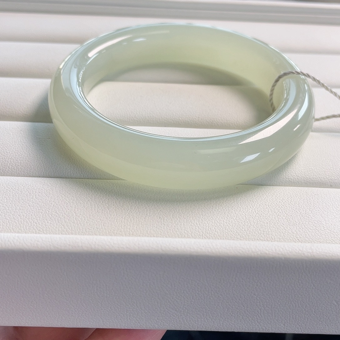 和田玉未镶嵌手镯冰猫底浅晴水 肉眼不包容 老钢板料