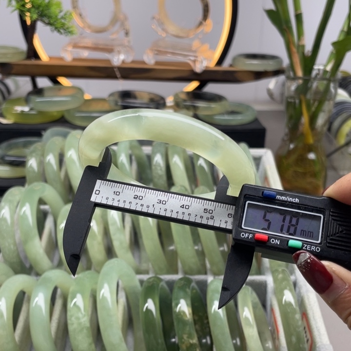 蛇纹石玉手镯未镶嵌122