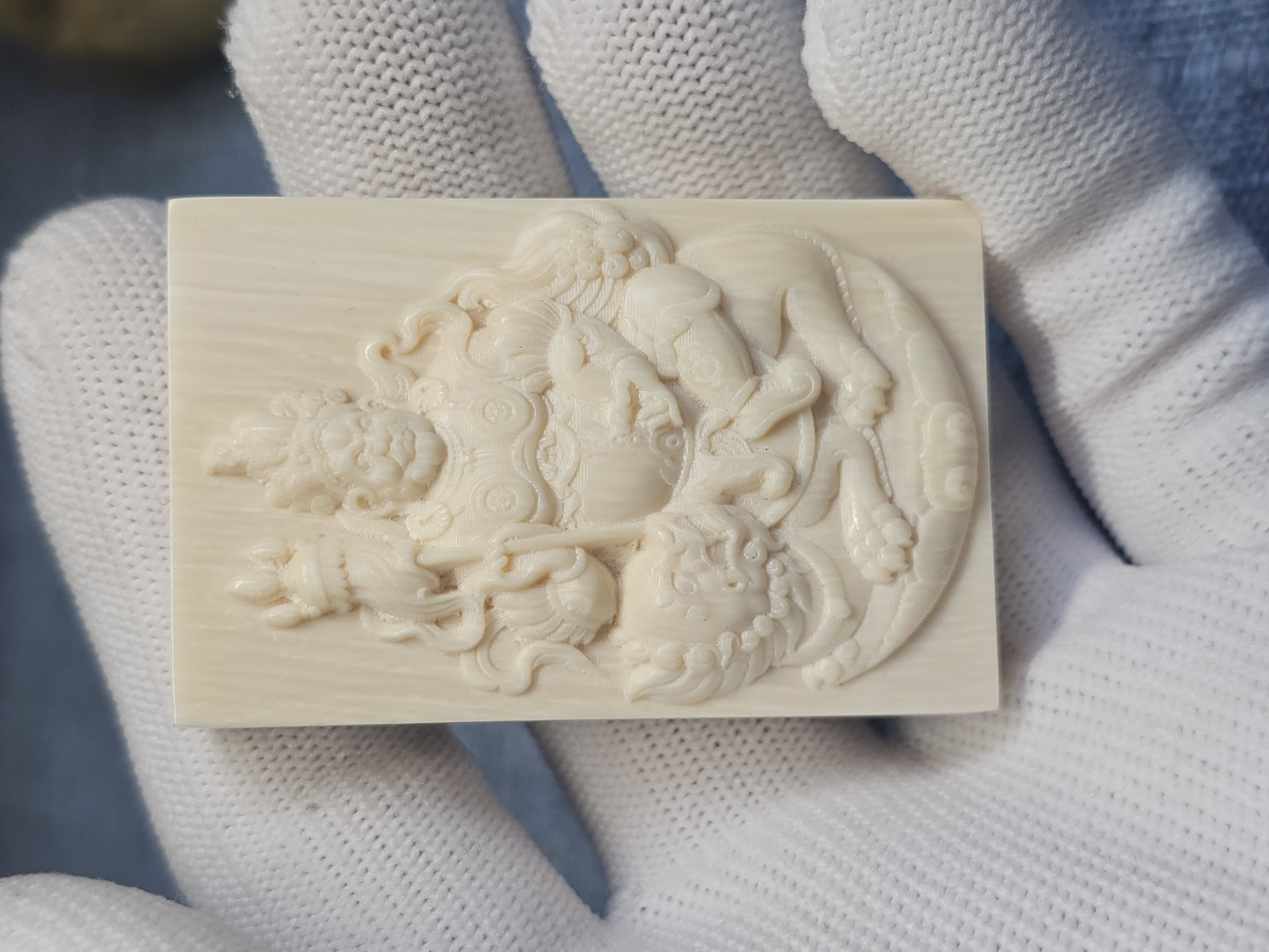 天然猛犸牙黄财神吊坠