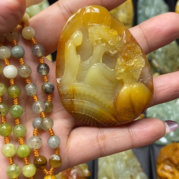 蛇纹石玉吊坠未镶嵌