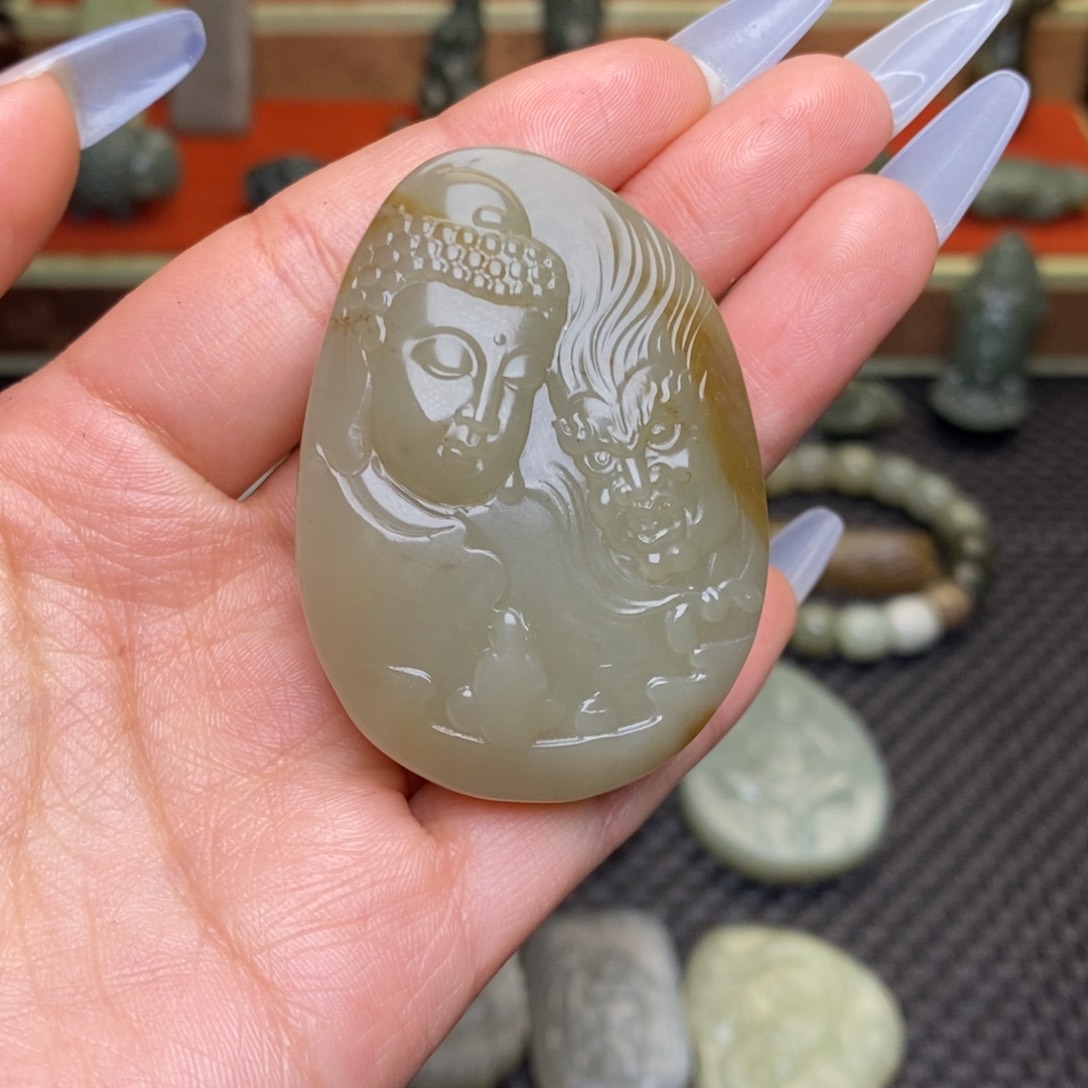 和田玉颈饰未镶嵌风*动