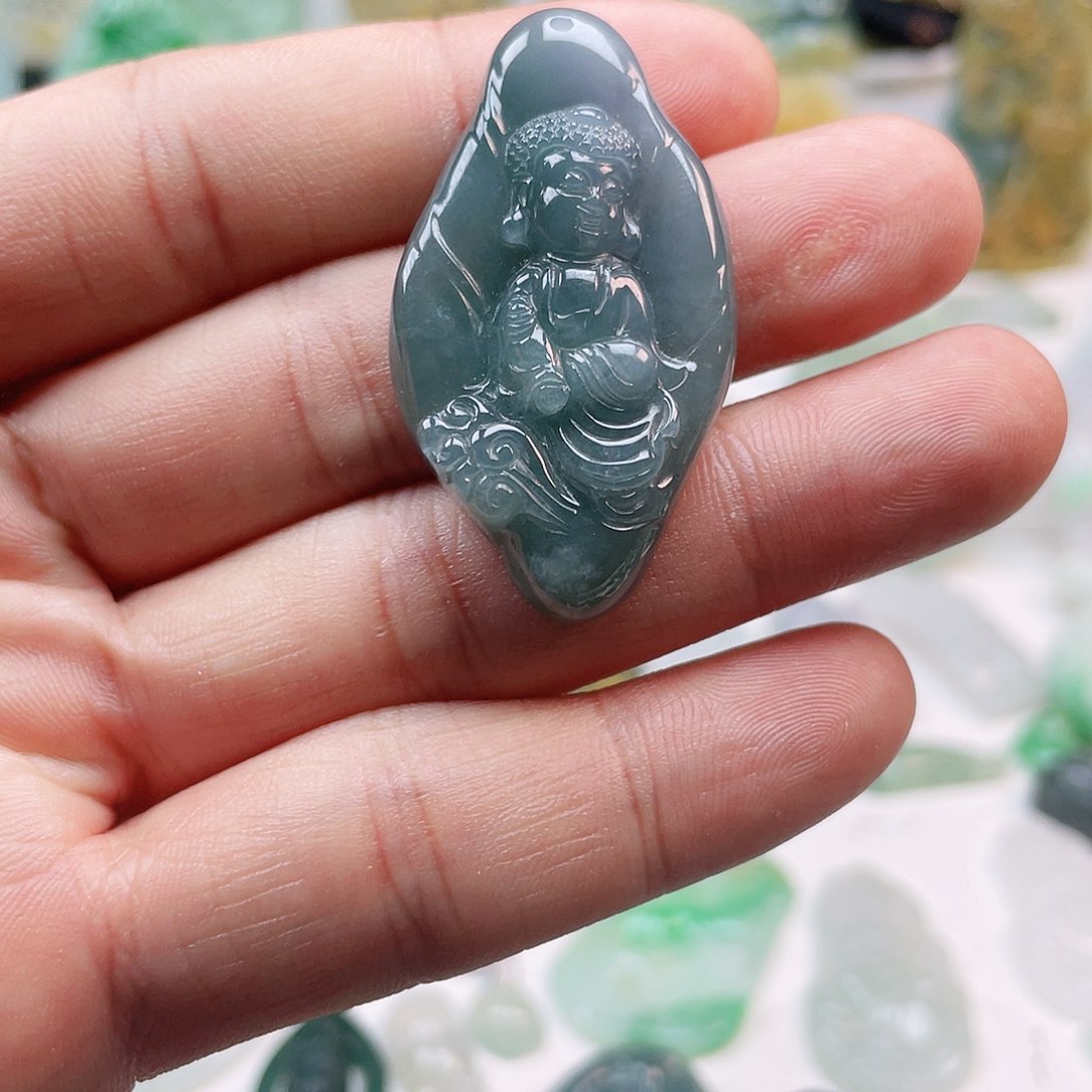 翡翠颈饰未镶嵌宝宝佛