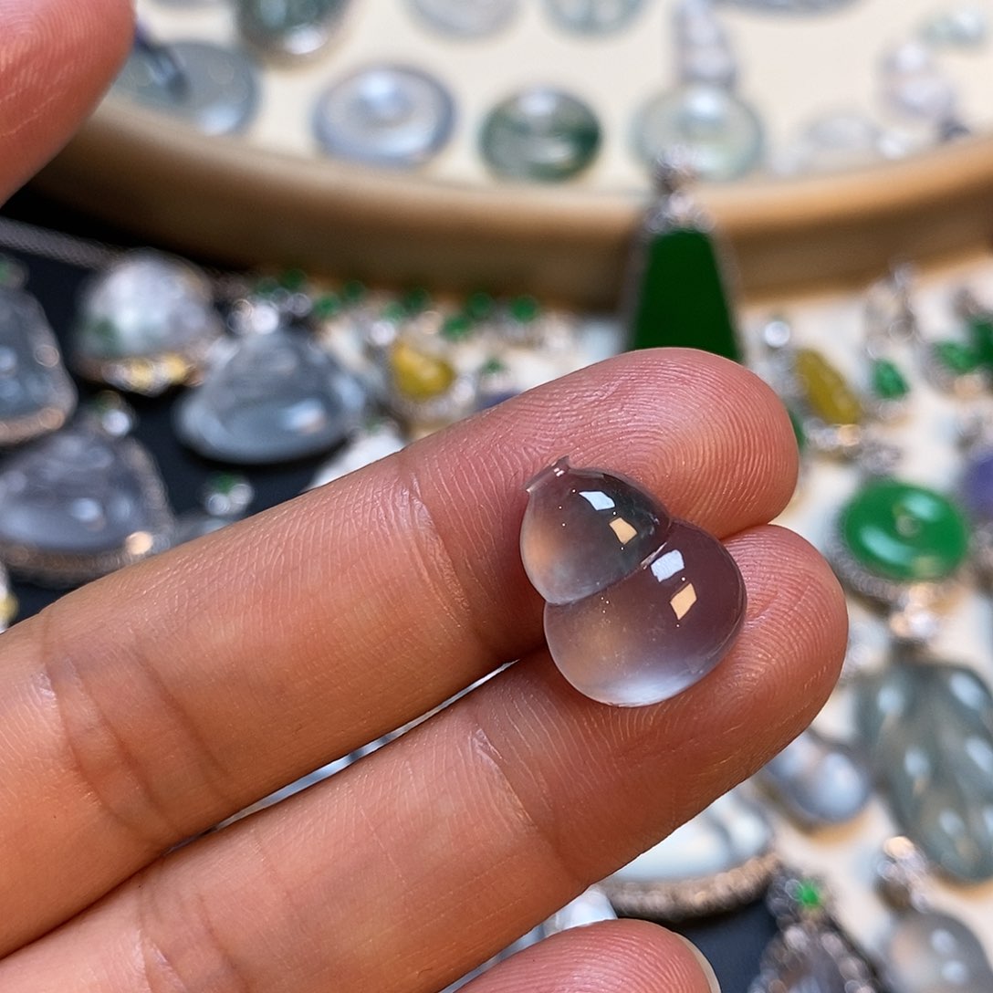 翡翠颈饰未镶嵌葫芦