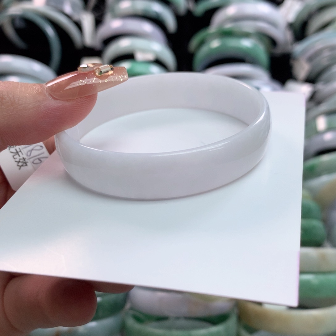 翡翠手镯未镶嵌公主