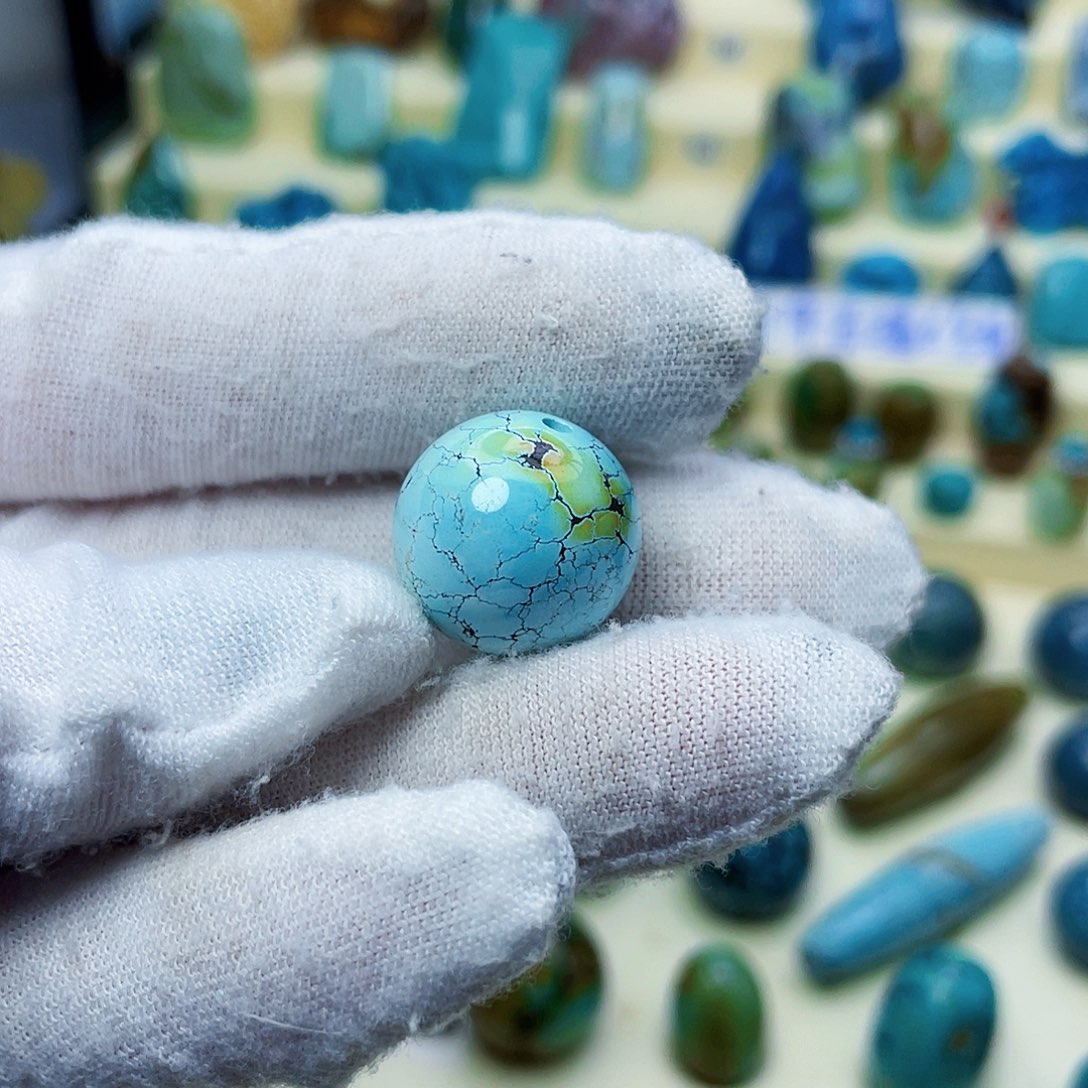 绿松石颈饰未镶嵌