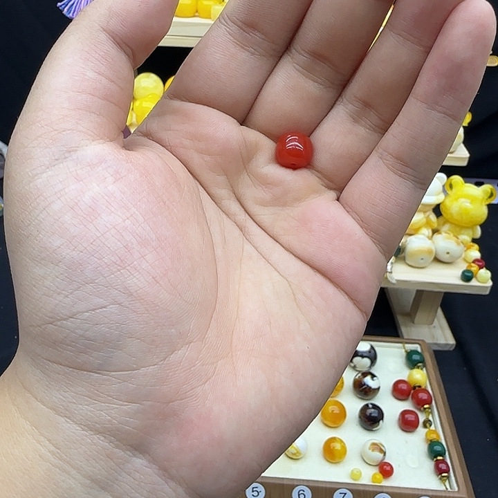 琥珀未镶嵌裸石……