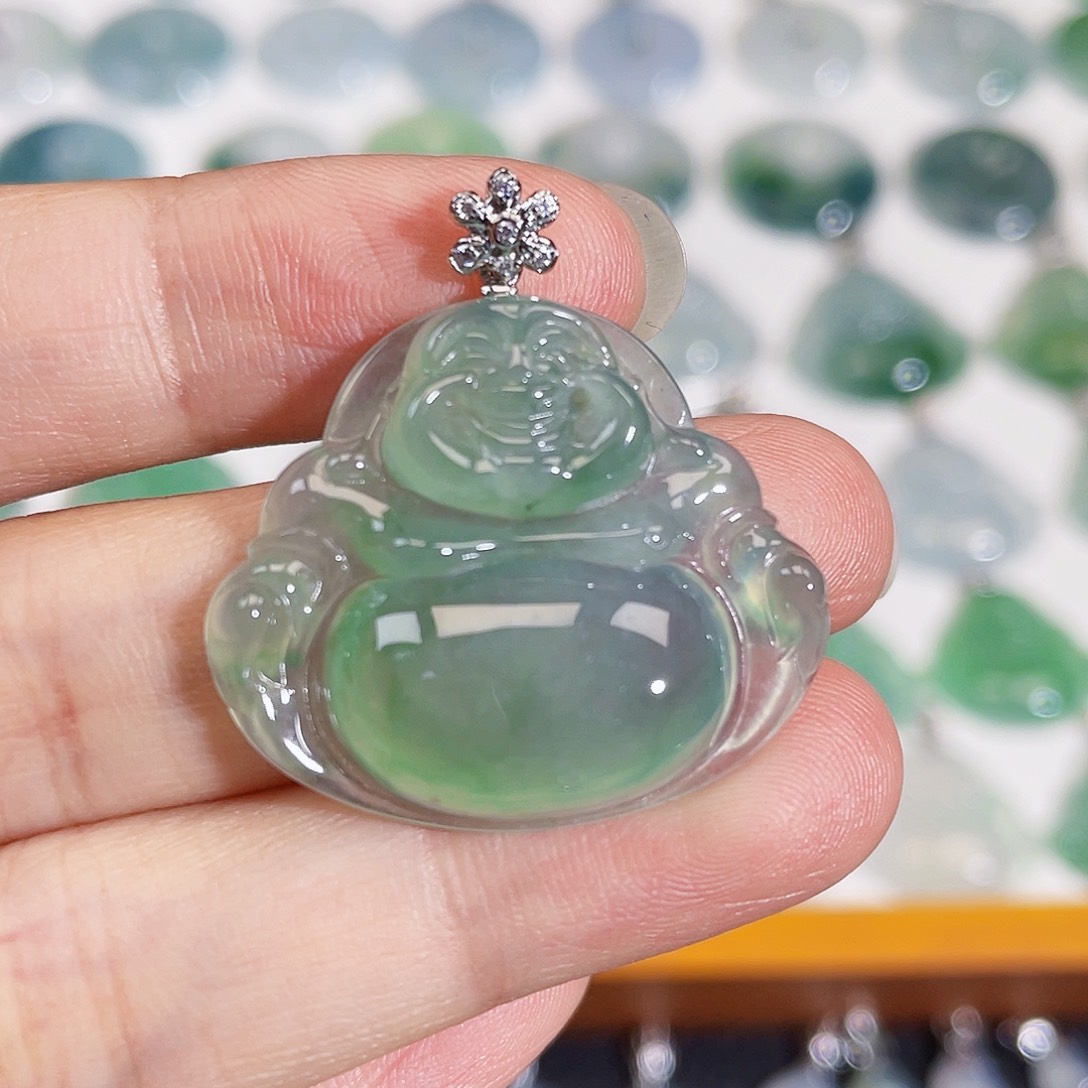 颈饰18K金镶嵌翡翠吊坠