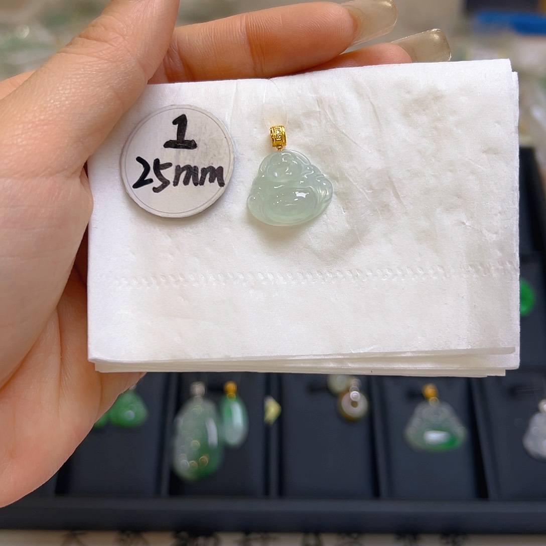 翡翠颈饰18K金镶嵌翡翠