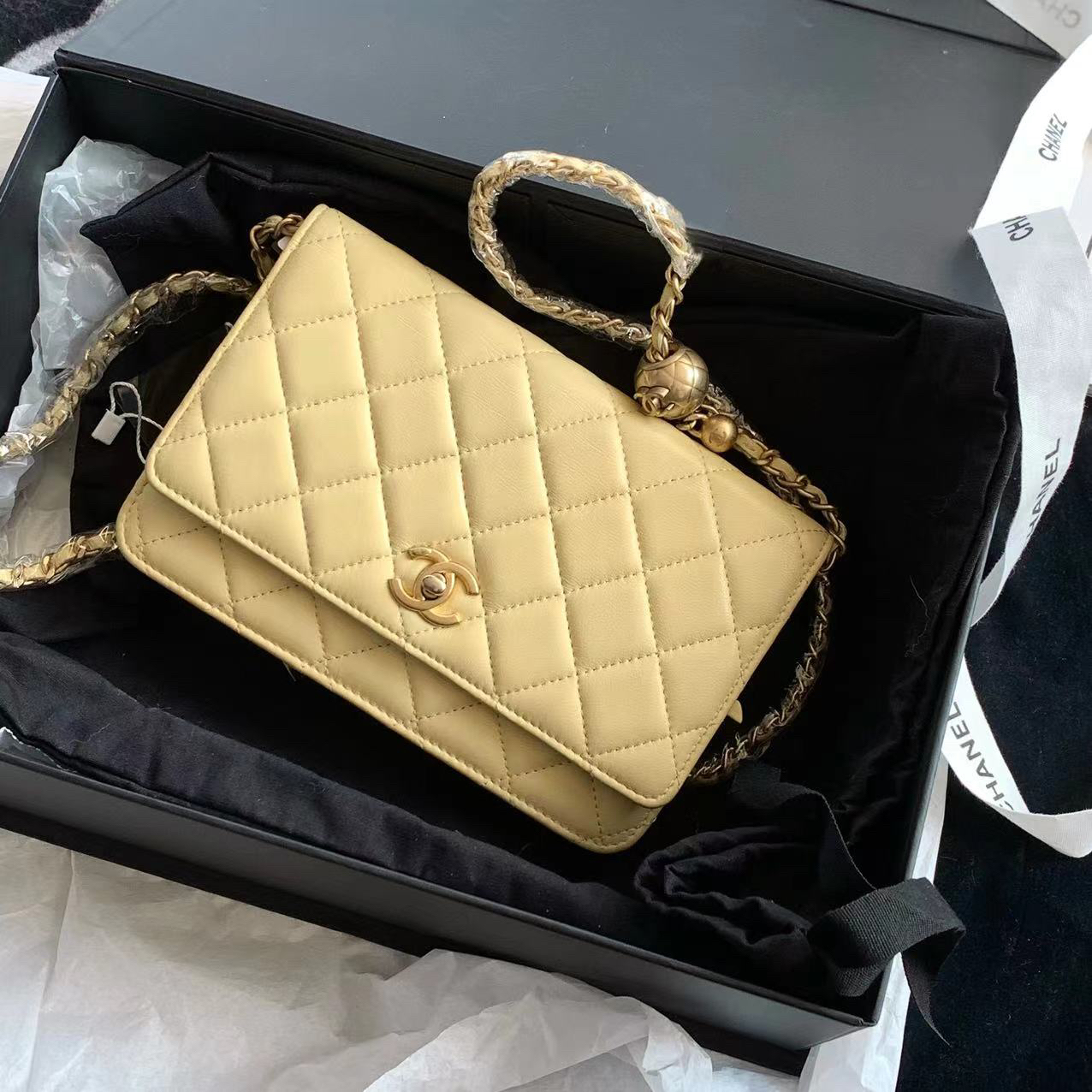 95新 Chanel/香奈儿 小鸡黄金球woc 30开 18855606