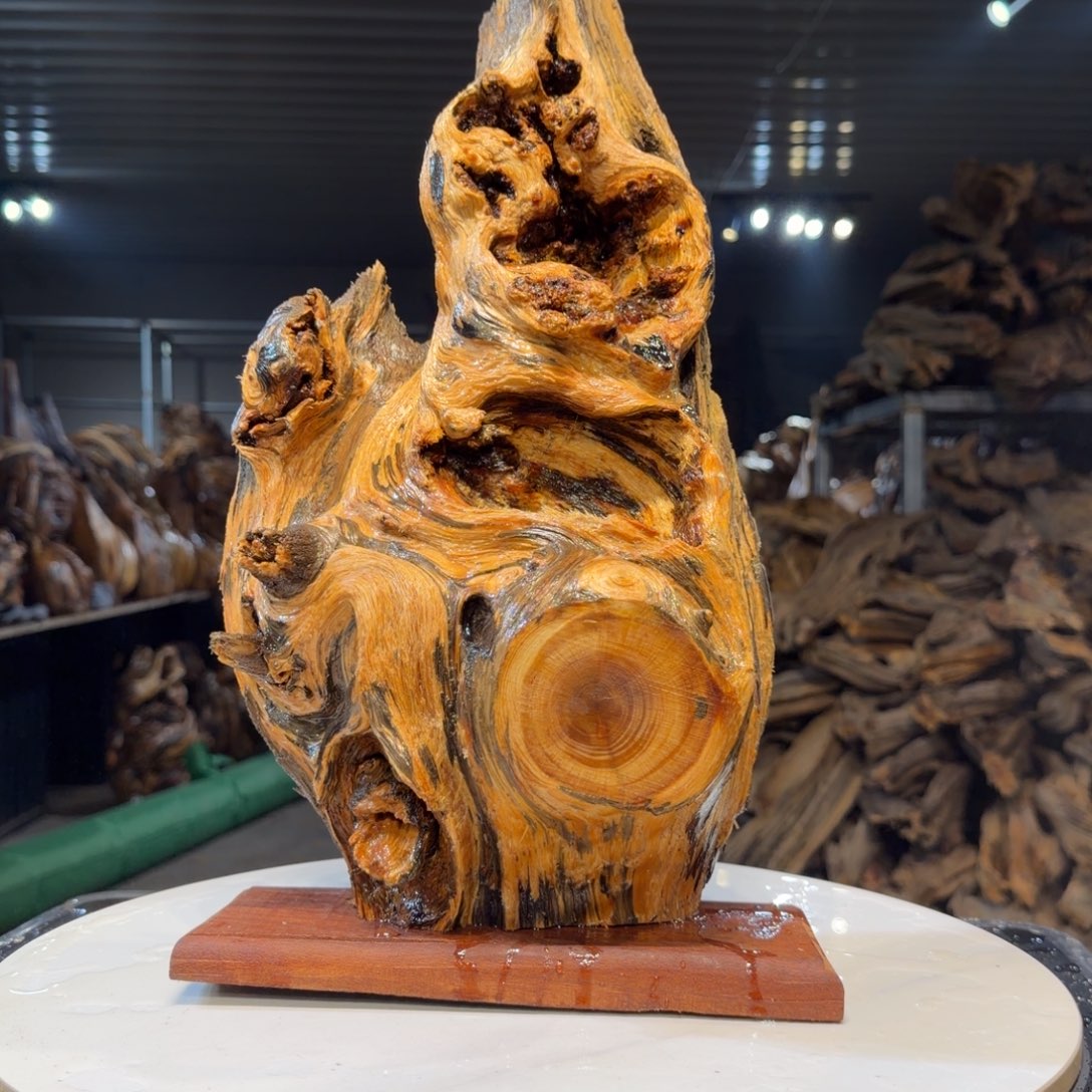 W***8木王一刀琥珀木摆件35