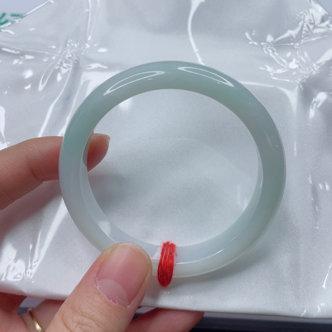 未镶嵌手镯翡翠手镯