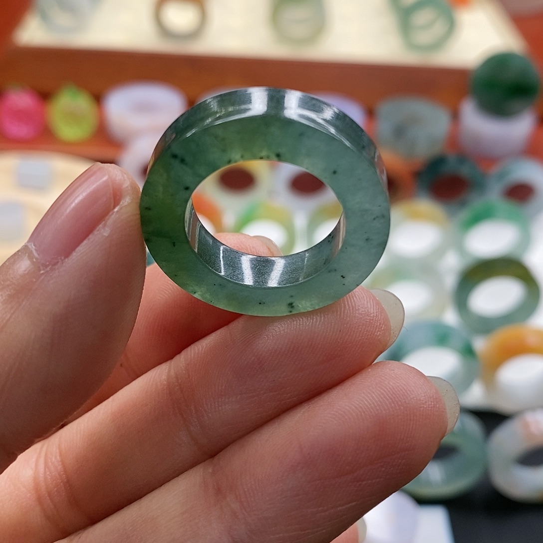 定制翡翠未镶嵌14-18圈口