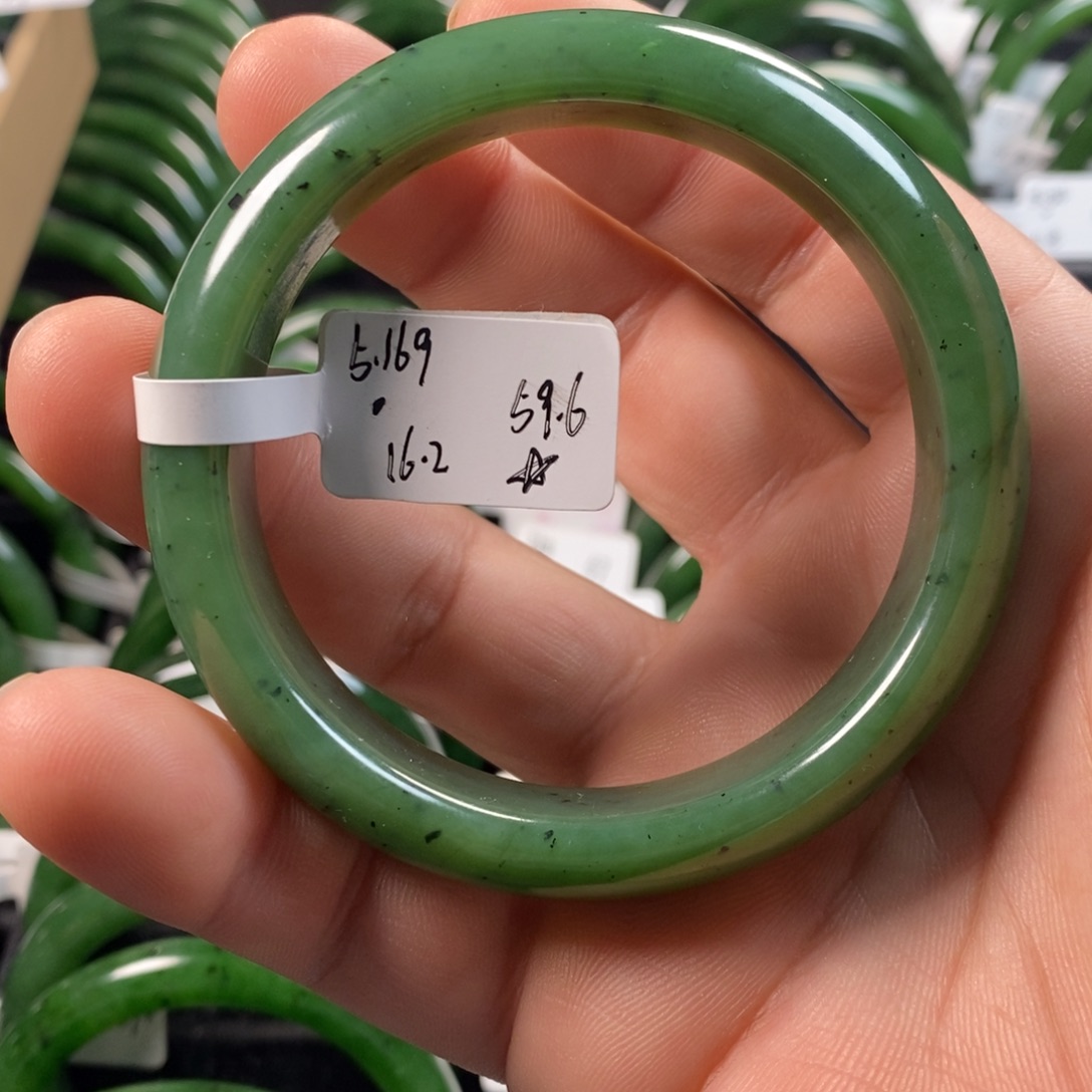 和田玉（碧玉）未镶嵌手镯有瑕疵59