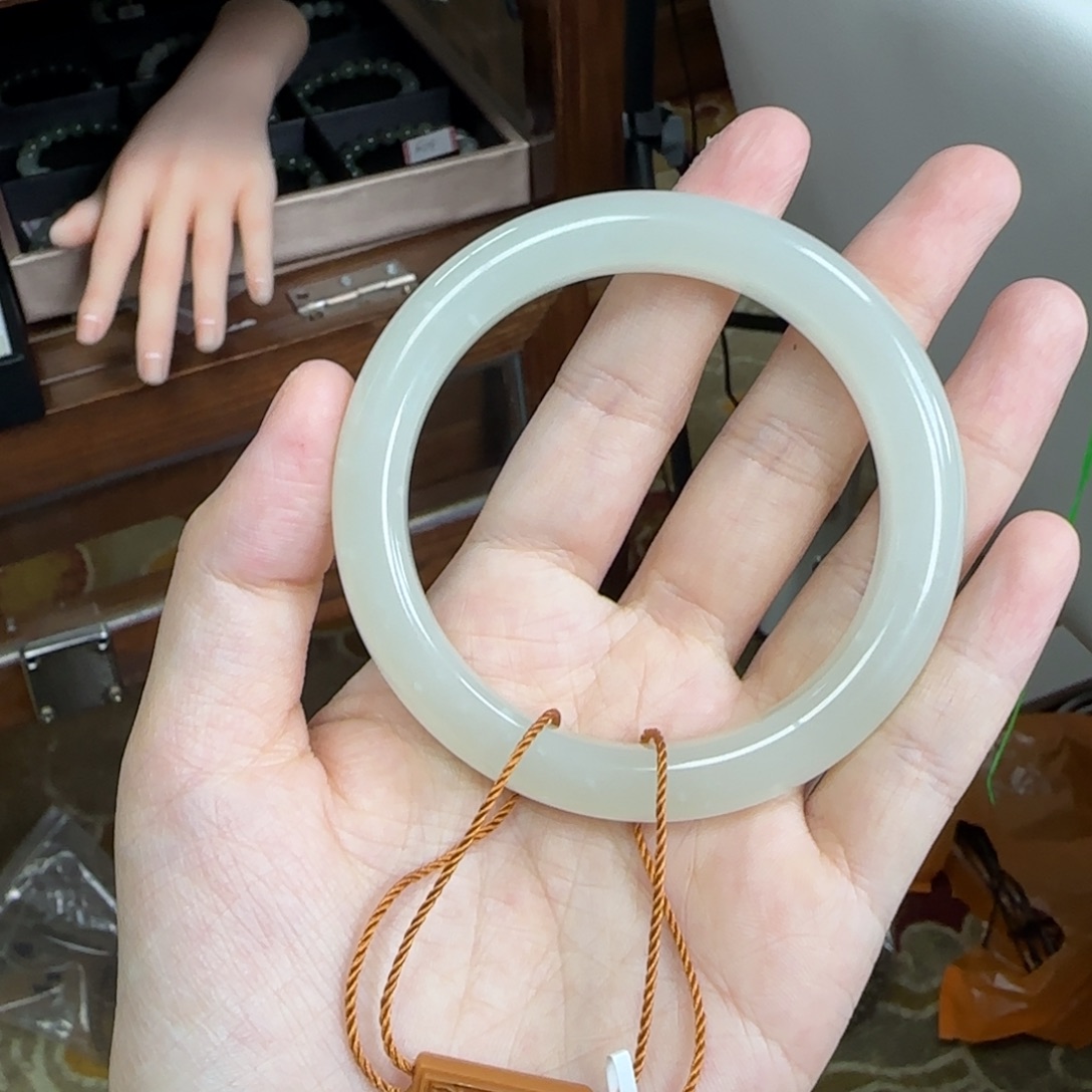 和田玉未镶嵌手镯57