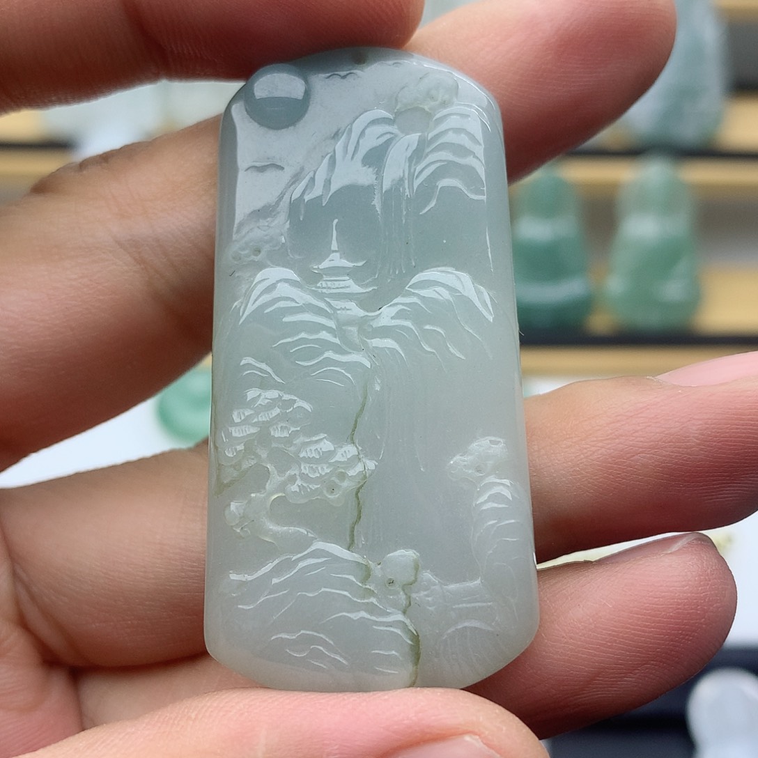 翡翠颈饰未镶嵌山水小件