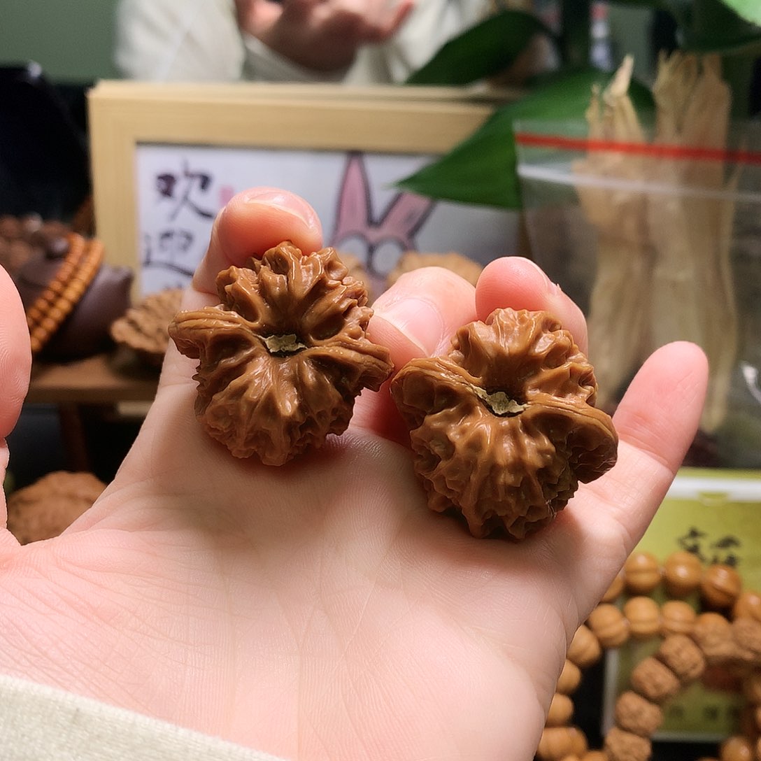 文玩核桃吊坠大龙35