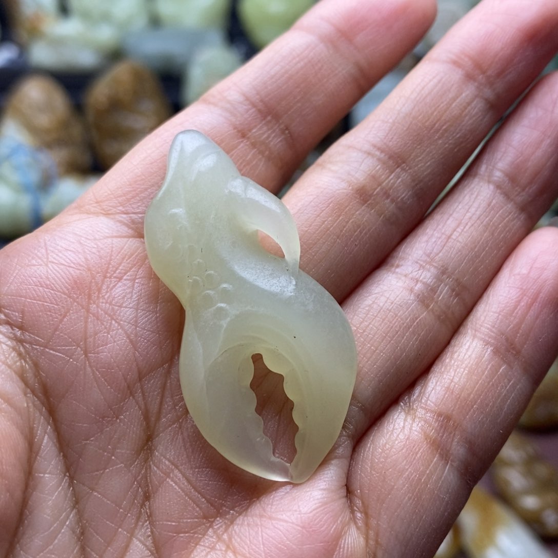 吊坠(不含链)未镶嵌和田玉（糖玉）