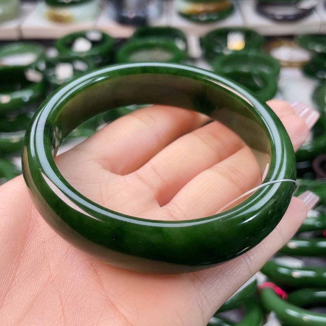 和田玉（碧玉）手镯未镶嵌