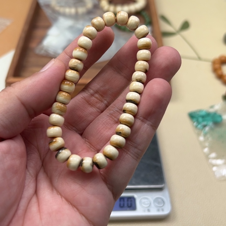 吊坠白玉菩提白色2406