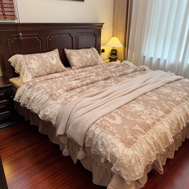 小茹家居 新款高品【暗香】纯棉双层纱法式大花边床盖四件套