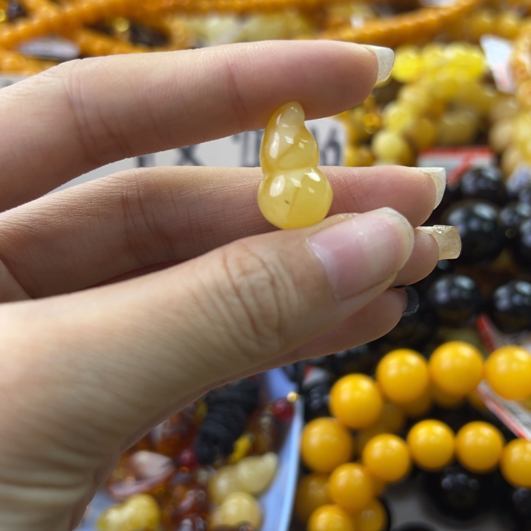 琥珀珠宝奇石未镶嵌