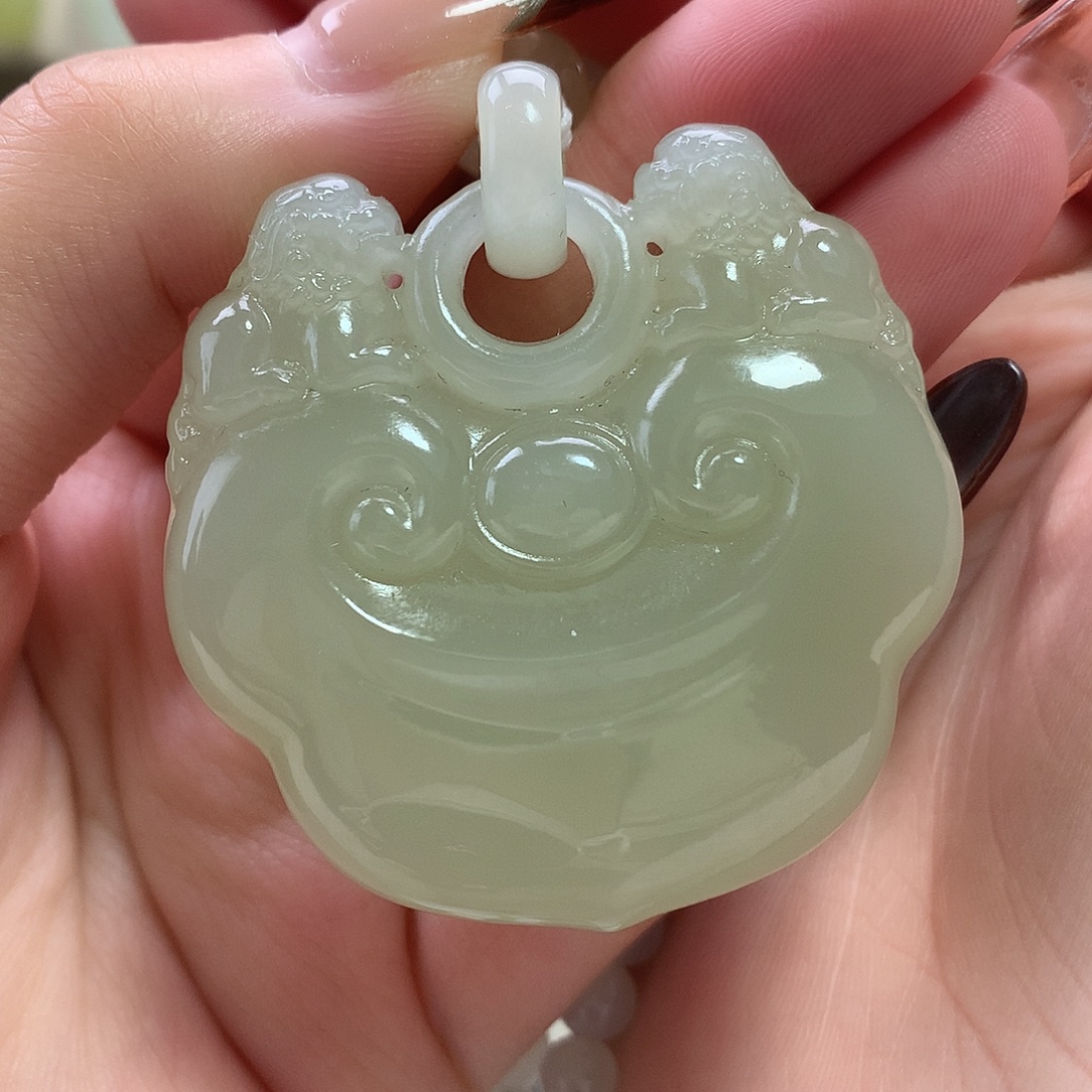 ****洋和田玉未镶嵌颈饰