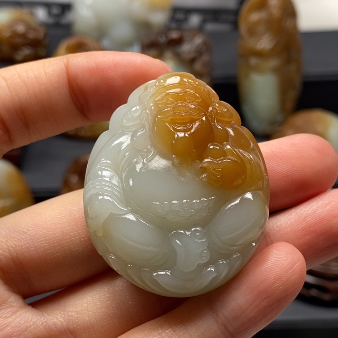 和田玉（糖玉）未镶嵌把件高***"