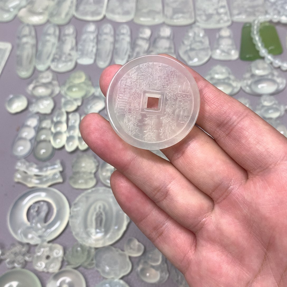 蛇纹石玉颈饰未镶嵌?*