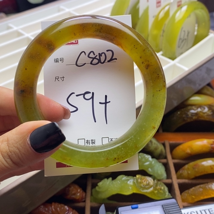 蛇纹石玉手镯未镶嵌