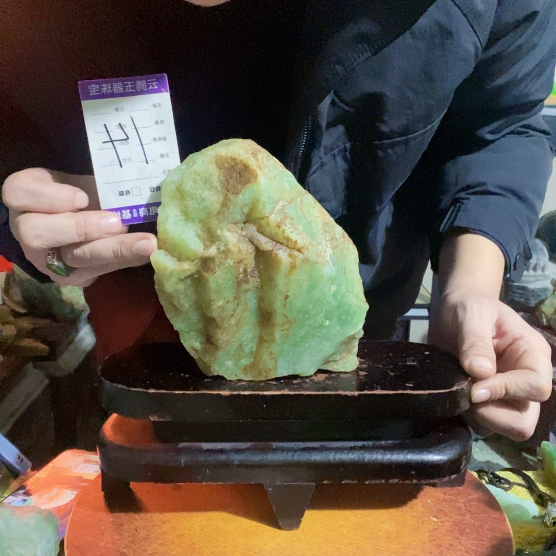 蛇纹石玉未镶嵌珠宝半成品