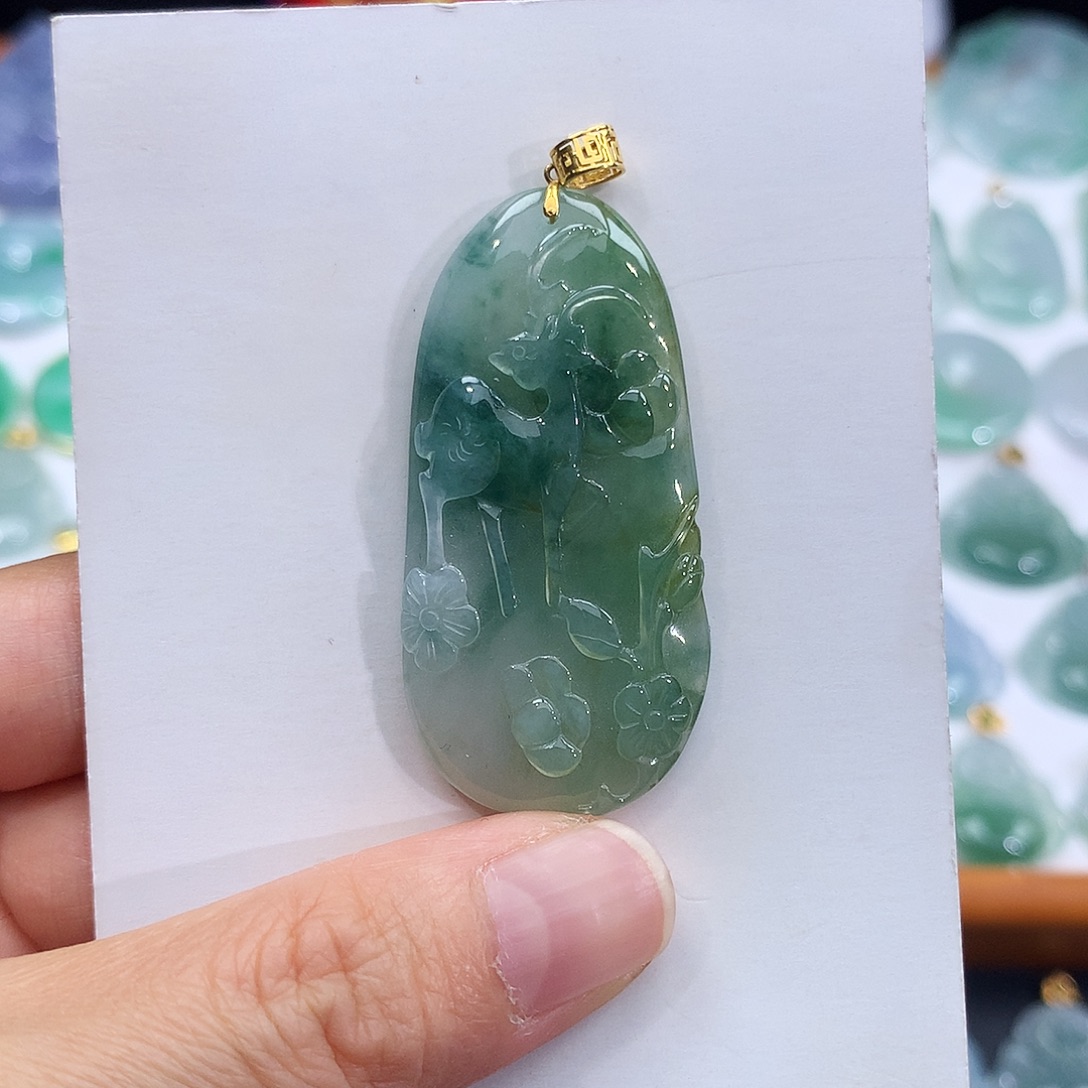 翡翠18K金镶嵌颈饰翡翠吊坠