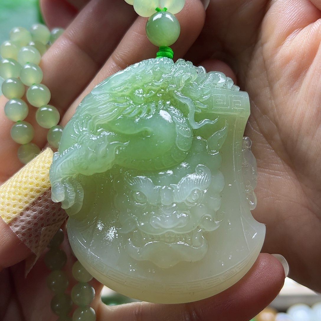 和田玉吊坠未镶嵌