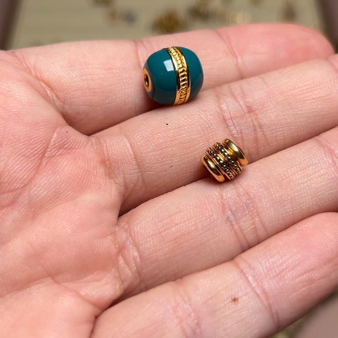 吾***部铜铁合金类绿色珐琅彩加咒点短轴一套