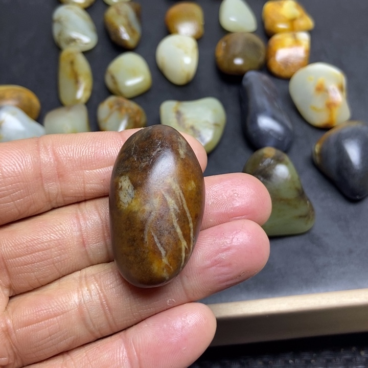 名***剑和田玉（糖玉）未镶嵌珠宝奇石