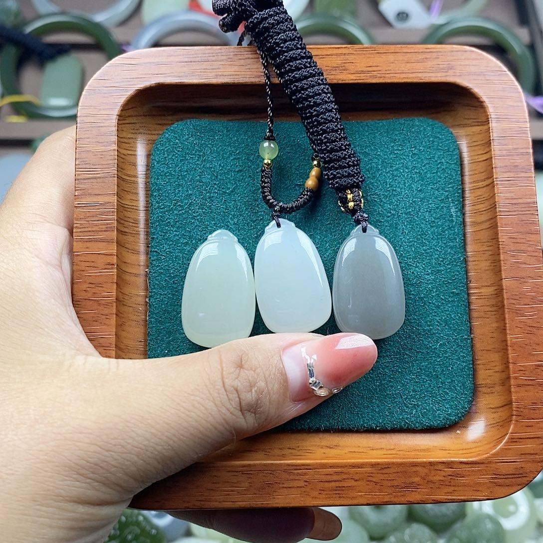 颈饰未镶嵌和田玉平安无事牌多样性发1件