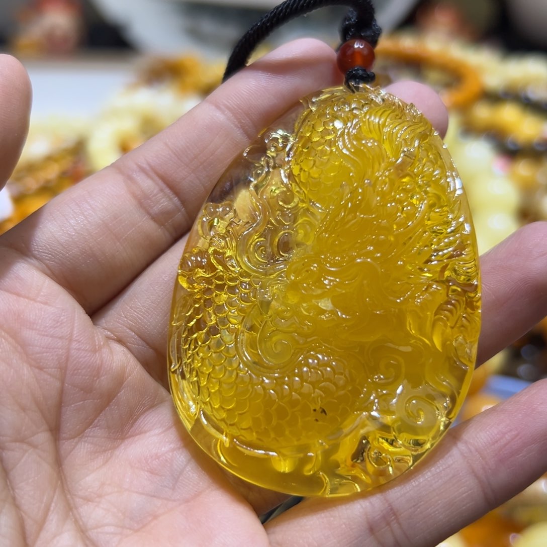 琥珀珠宝奇石未镶嵌