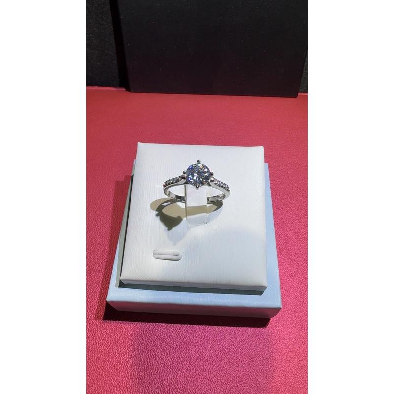 [南非甄选】 NFZX   LC-116 排镶四爪白色戒指