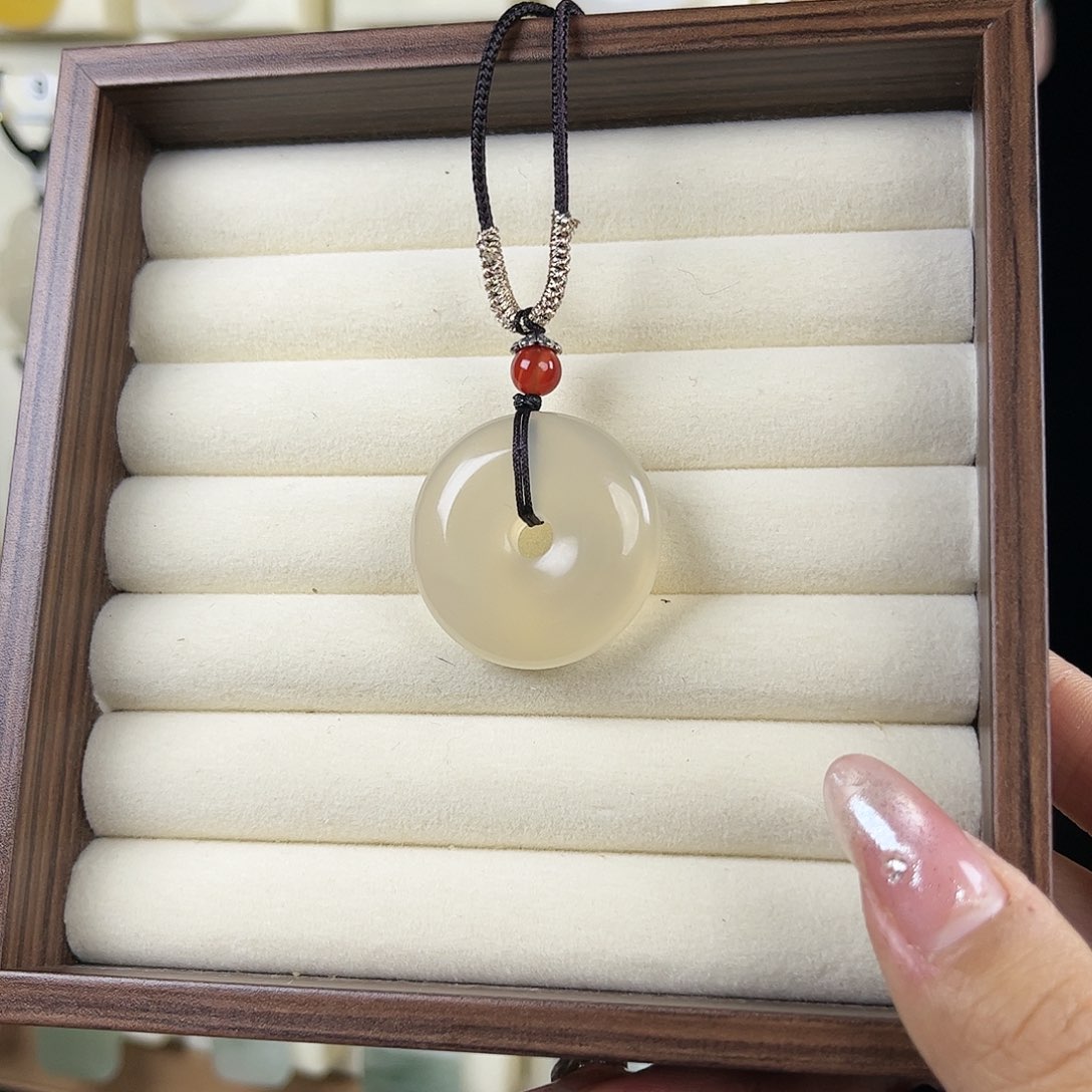 玛瑙/玉髓未镶嵌吊坠(赠链)