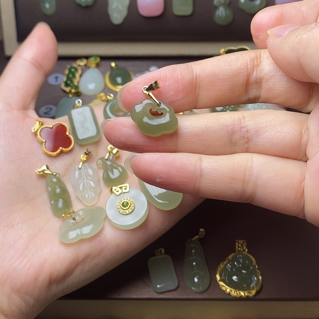 和田玉颈饰未镶嵌