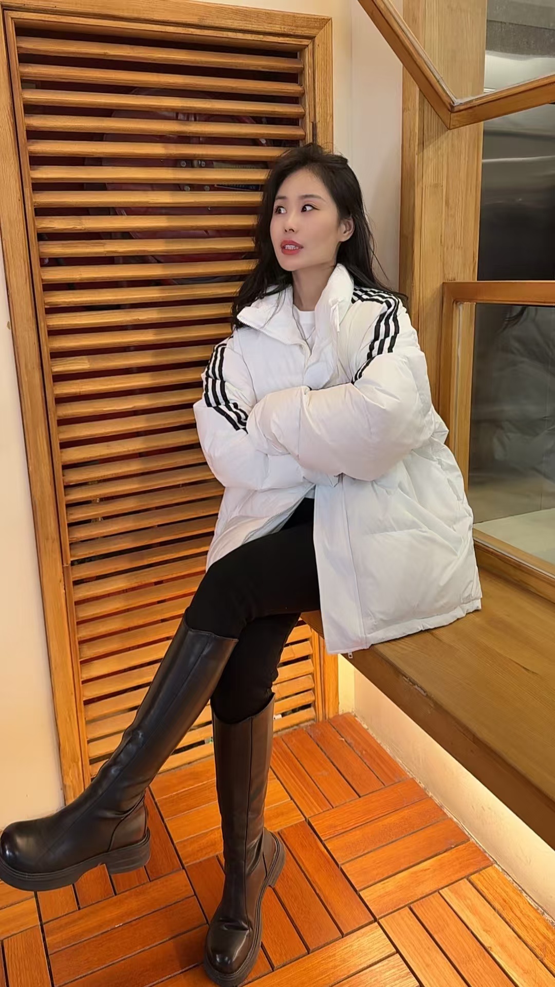 霍梦雪 字母羽绒服 白色 A 2023-23