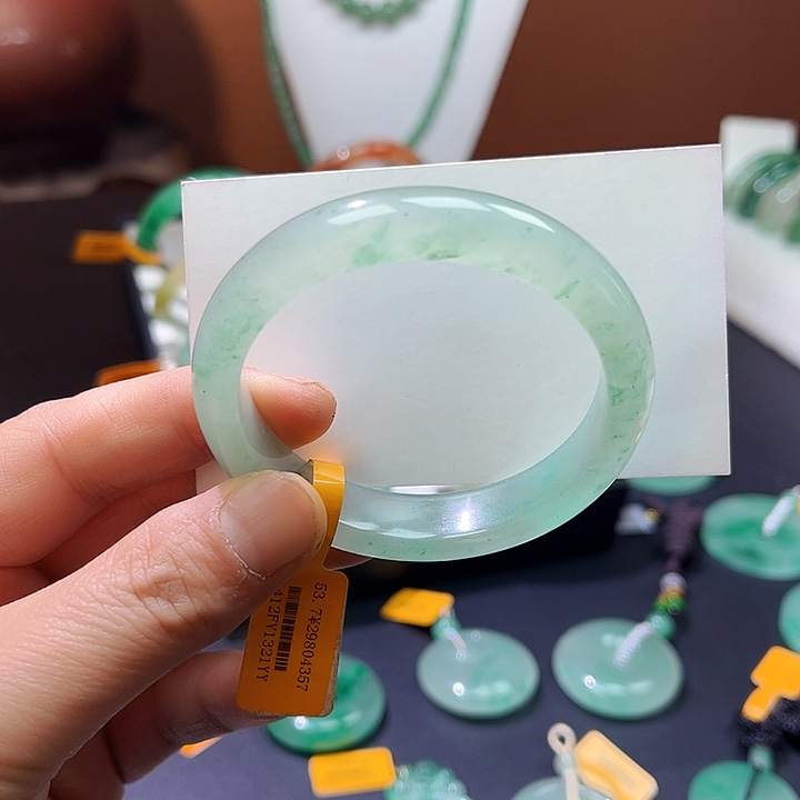 石英质玉手镯未镶嵌53