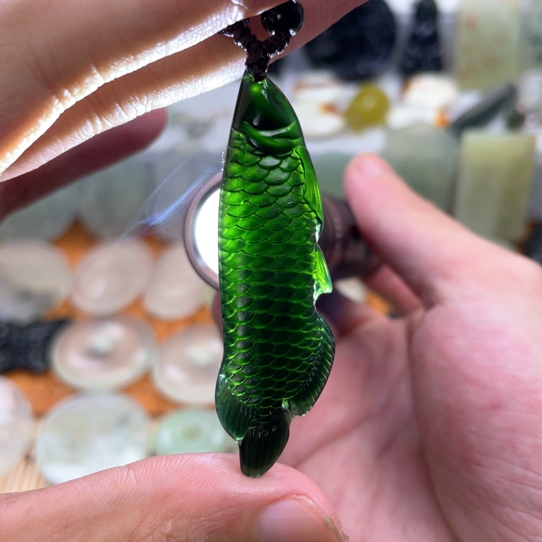 蛇纹石玉颈饰未镶嵌