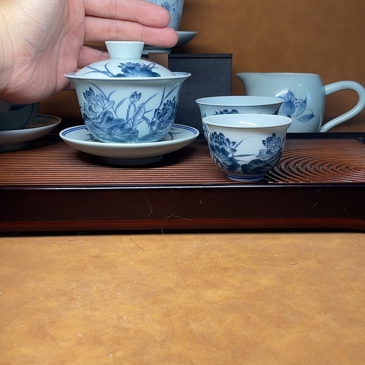 160盖碗加60杯子一个家2个30杯子