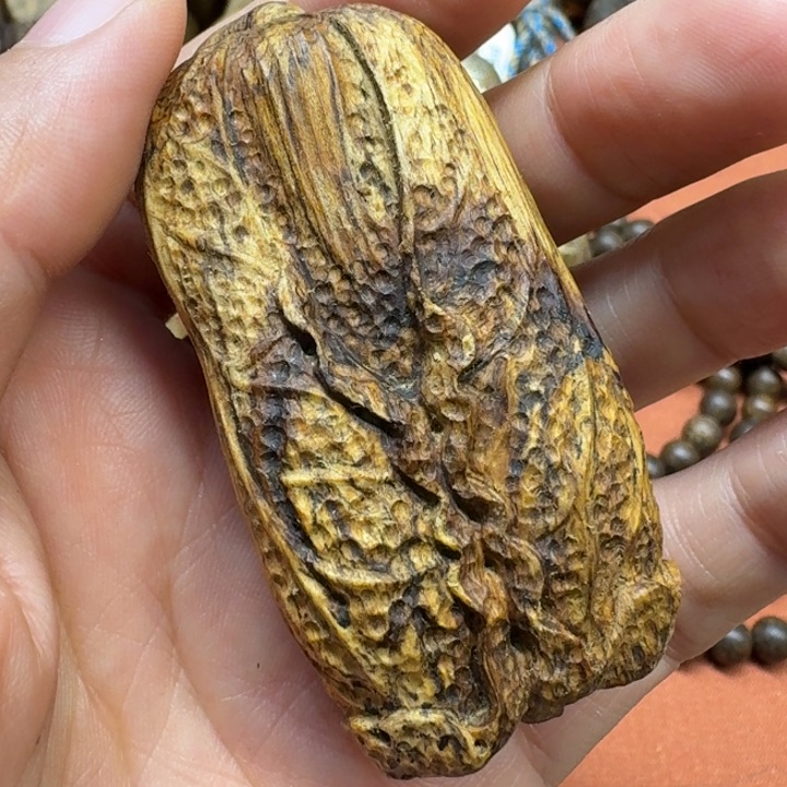 大叶紫檀（黑酸枝木类）