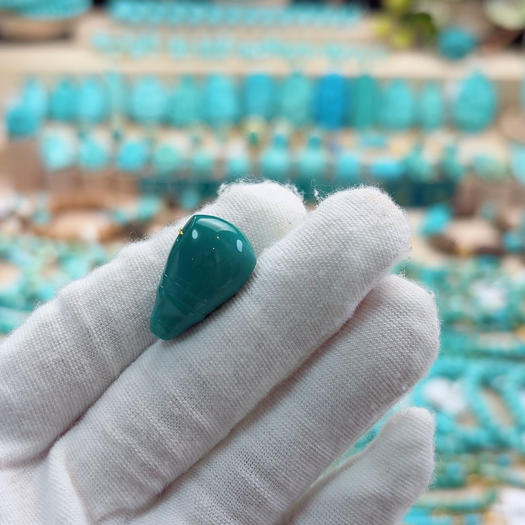 绿松石未镶嵌珠宝奇石