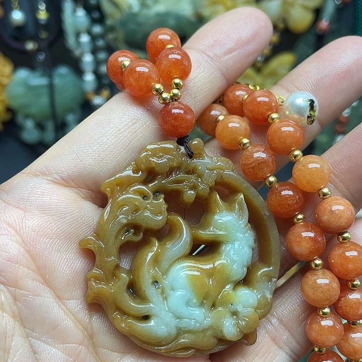 未镶嵌蛇纹石玉颈饰