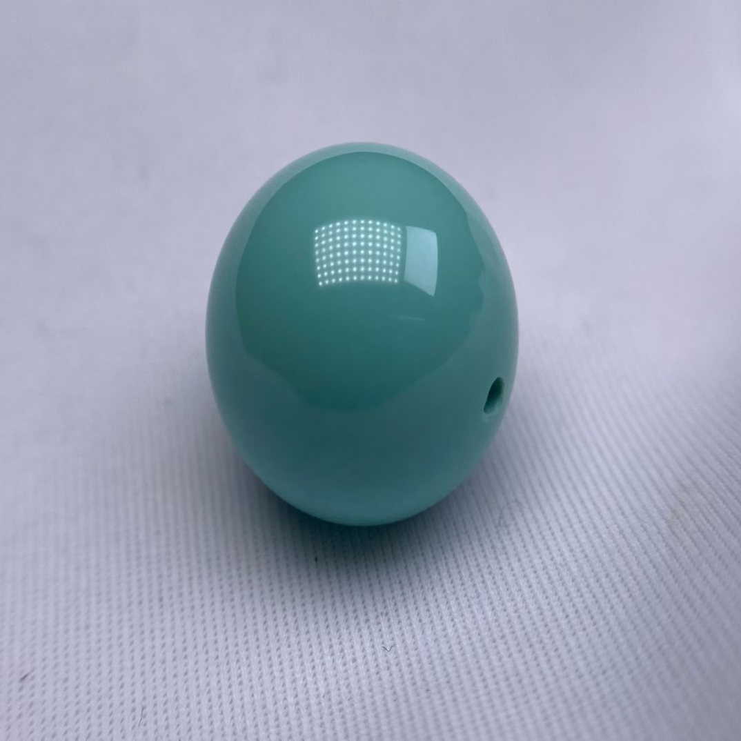 原矿高瓷精品圆珠一枚 有轻微针尖白 瓷釉级。尺寸14.5mm 重4g